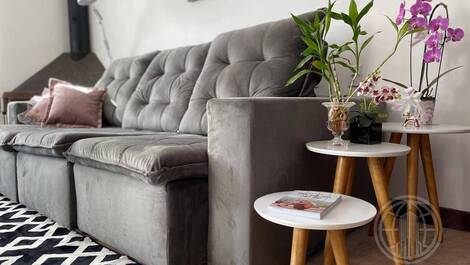 3 bedroom house with swimming pool SEASONAL