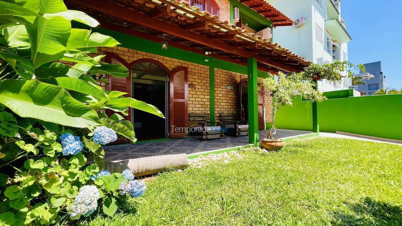 Casa para aluguel de temporada em Florianopolis (Canasvieiras)