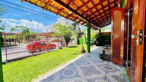 Casa 3 dormitórios c/ piscina TEMPORADA