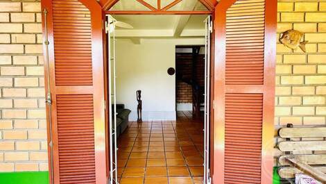 Casa 3 dormitórios c/ piscina TEMPORADA