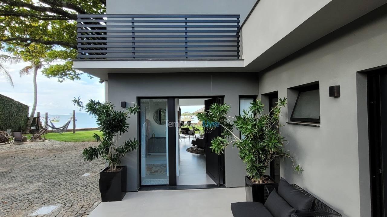 House for vacation rental in Florianópolis (Praia da Armação)