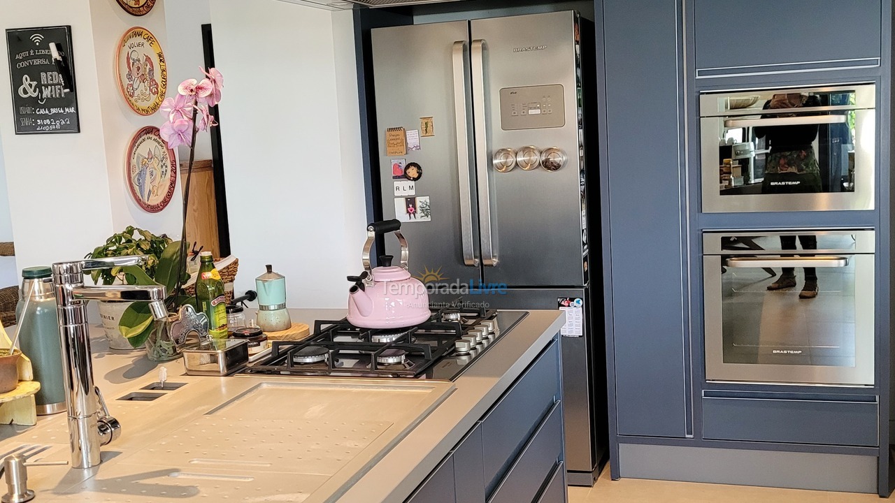 House for vacation rental in Florianópolis (Praia da Armação)