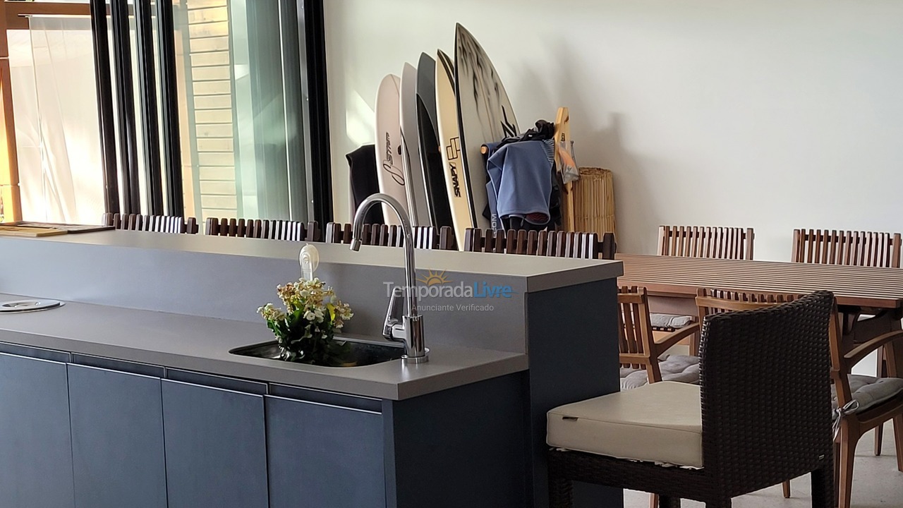 House for vacation rental in Florianópolis (Praia da Armação)