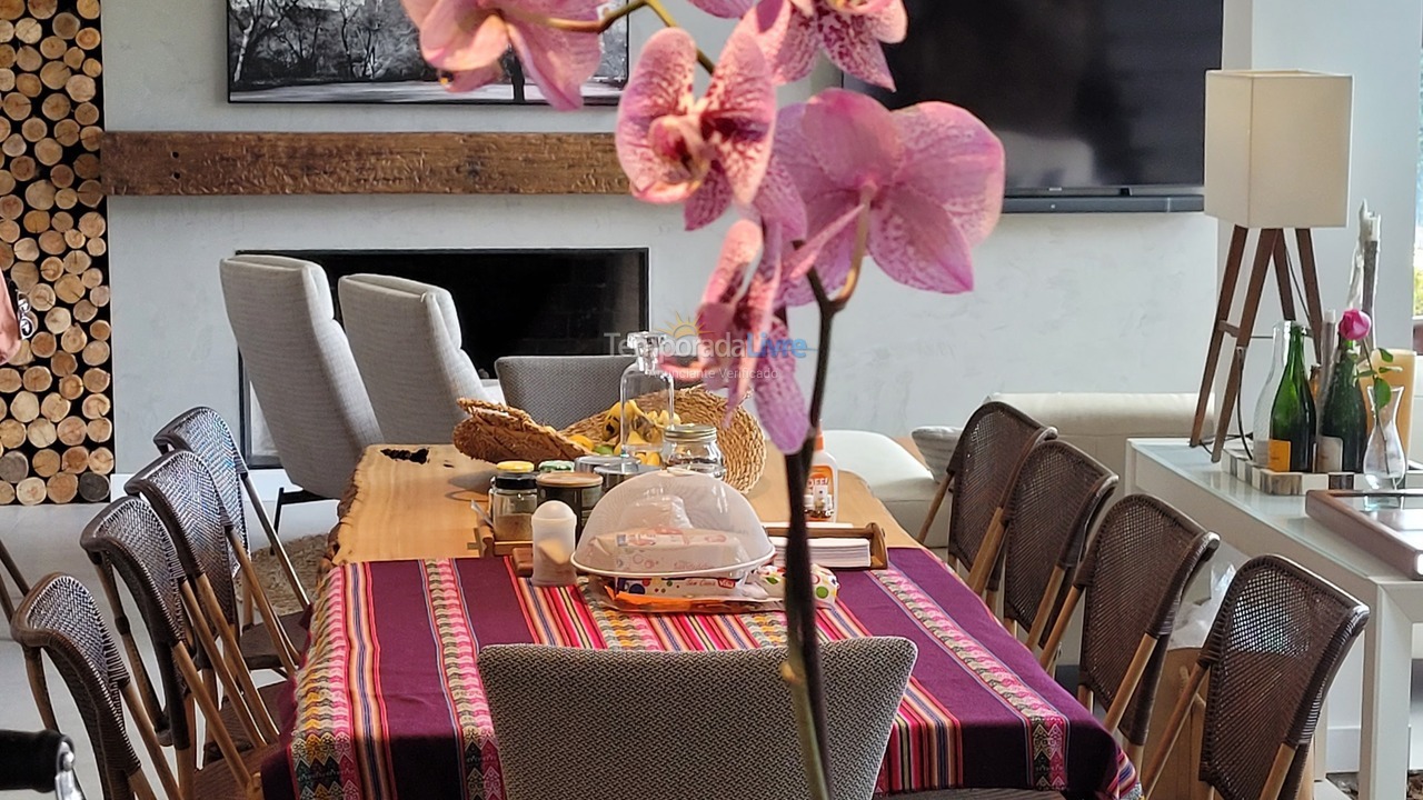 House for vacation rental in Florianópolis (Praia da Armação)