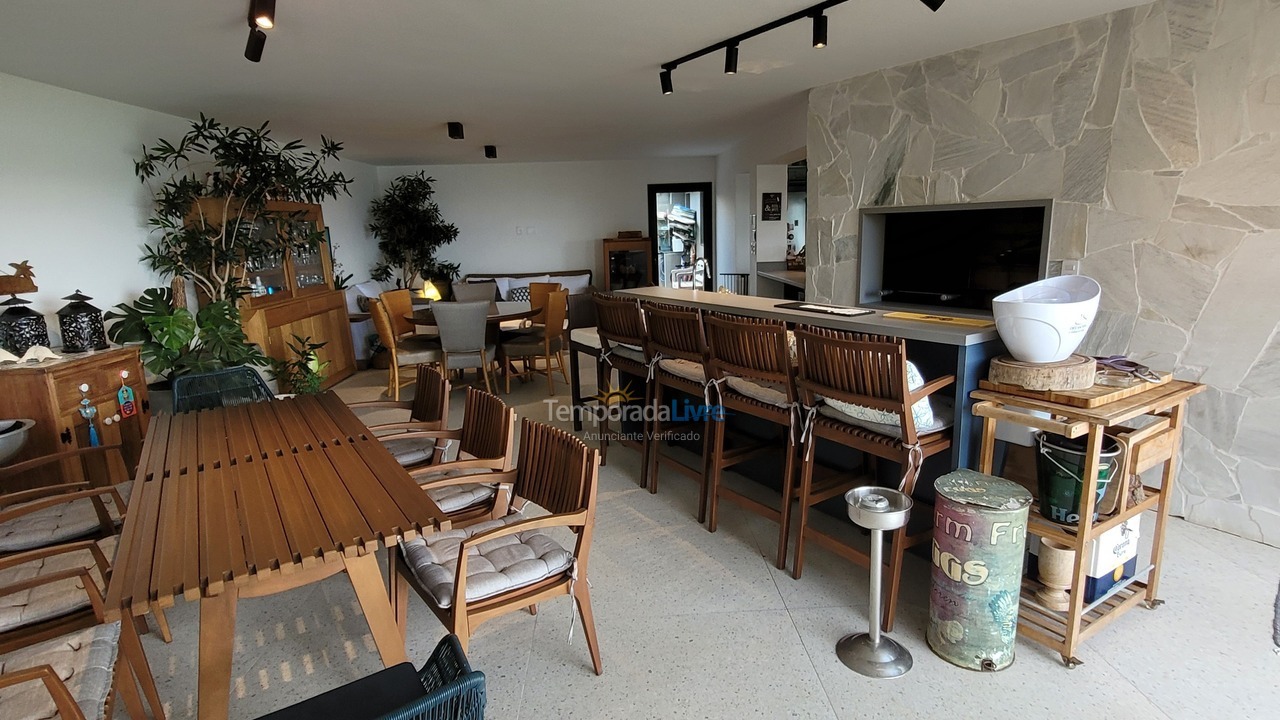 House for vacation rental in Florianópolis (Praia da Armação)