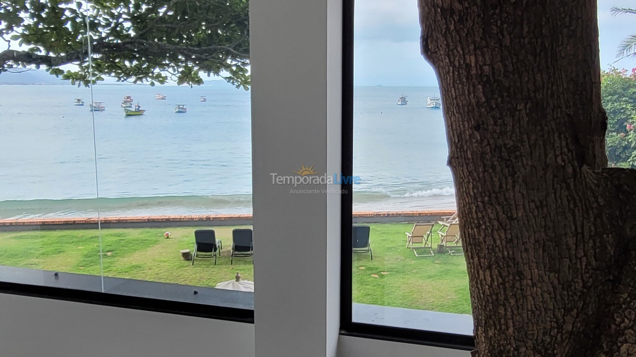 House for vacation rental in Florianópolis (Praia da Armação)