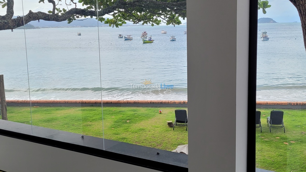 House for vacation rental in Florianópolis (Praia da Armação)