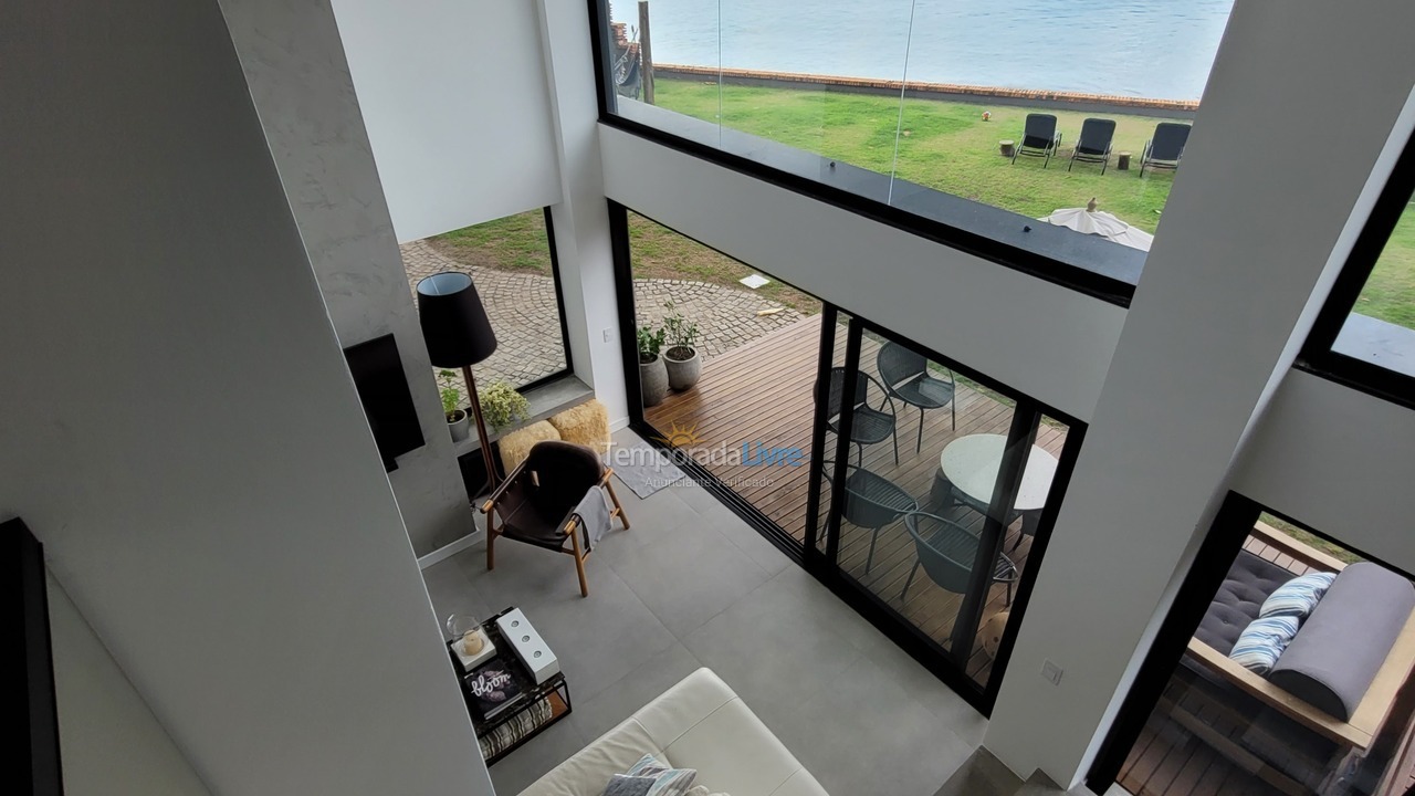 House for vacation rental in Florianópolis (Praia da Armação)