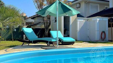 Holiday Home in Jurerê Internacional – 5 Bedrooms, Pool and...