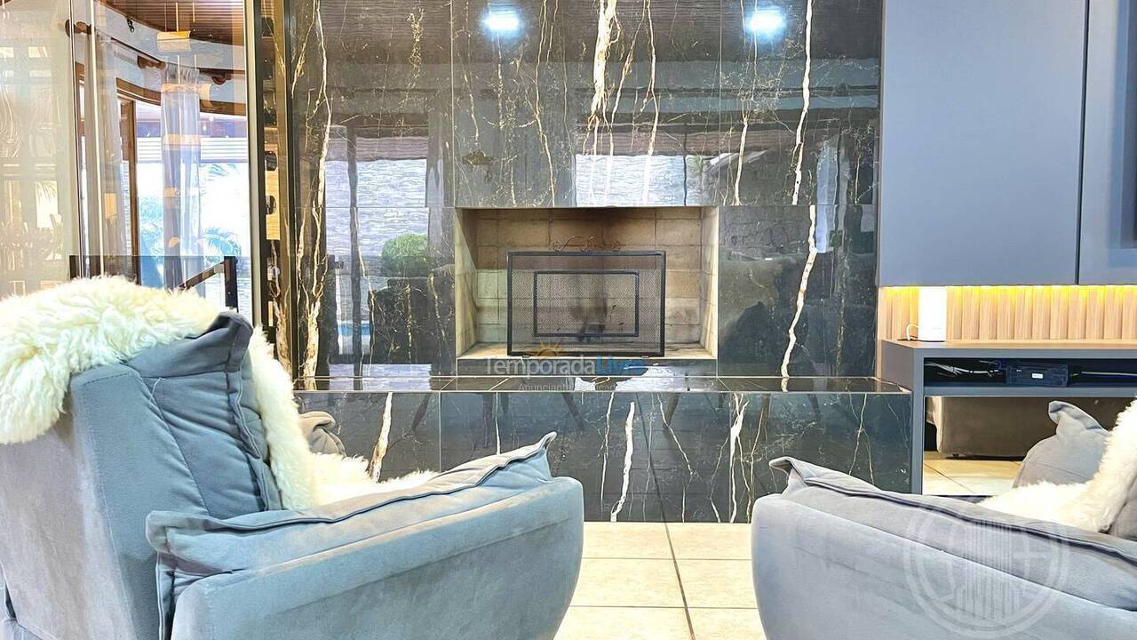 Casa para aluguel de temporada em Florianopolis (Canasvieiras)