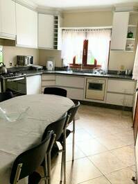 6 bedroom house SEASONAL