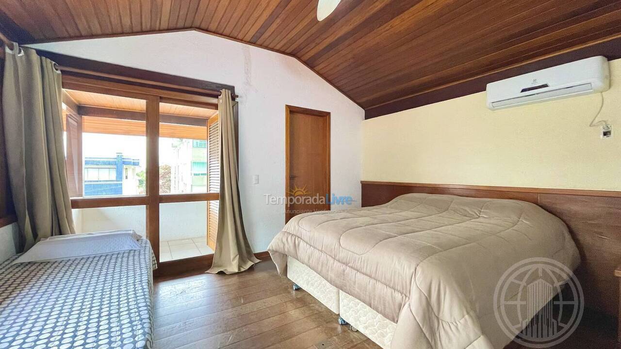 Casa para aluguel de temporada em Florianopolis (Canasvieiras)