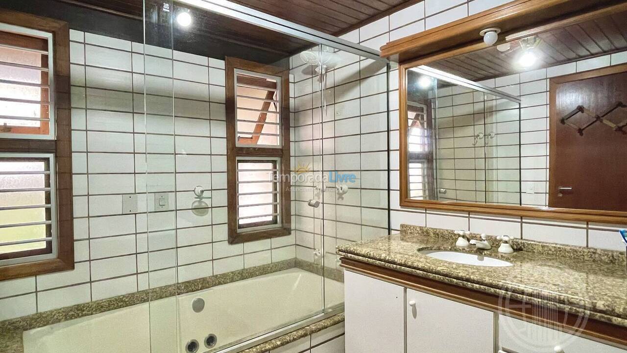 Casa para aluguel de temporada em Florianopolis (Canasvieiras)