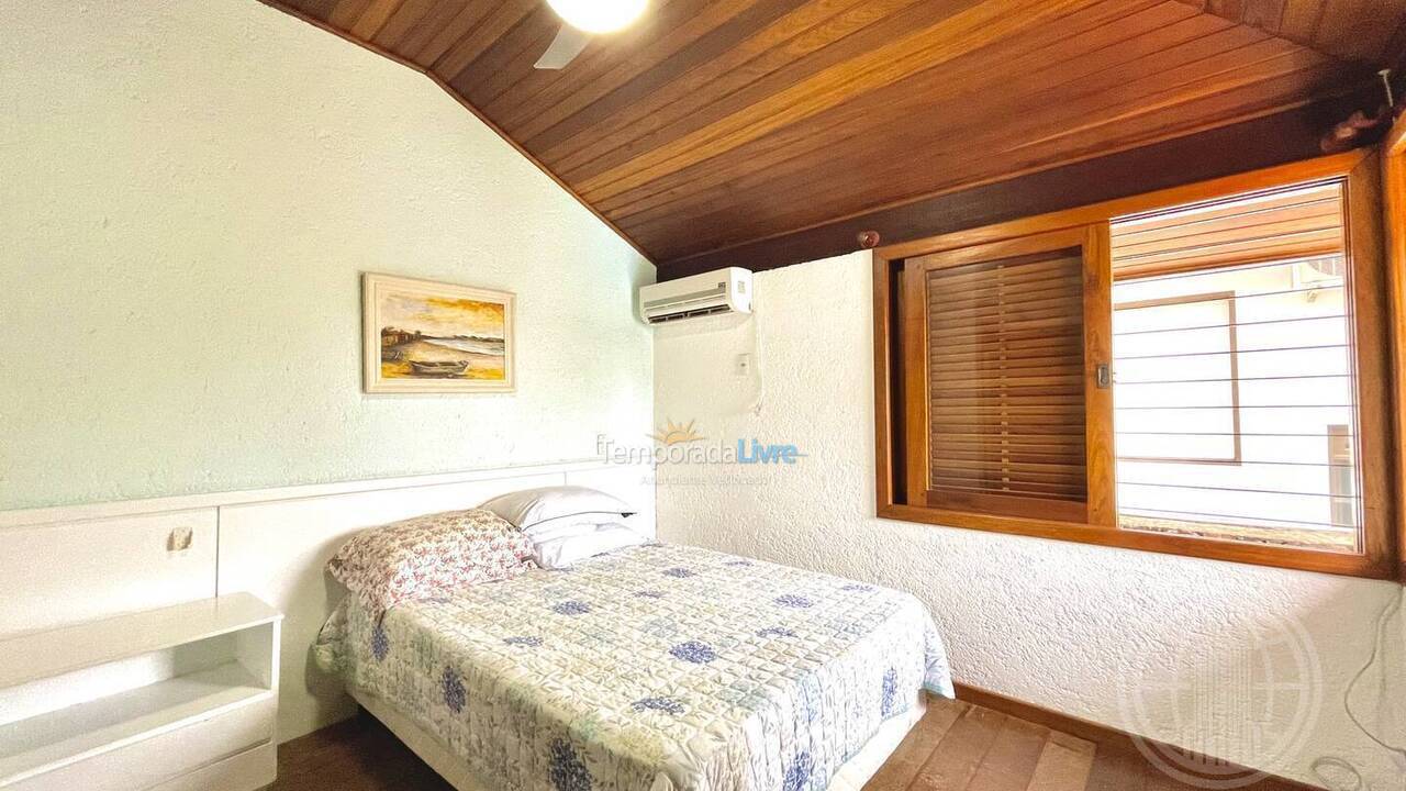Casa para aluguel de temporada em Florianopolis (Canasvieiras)