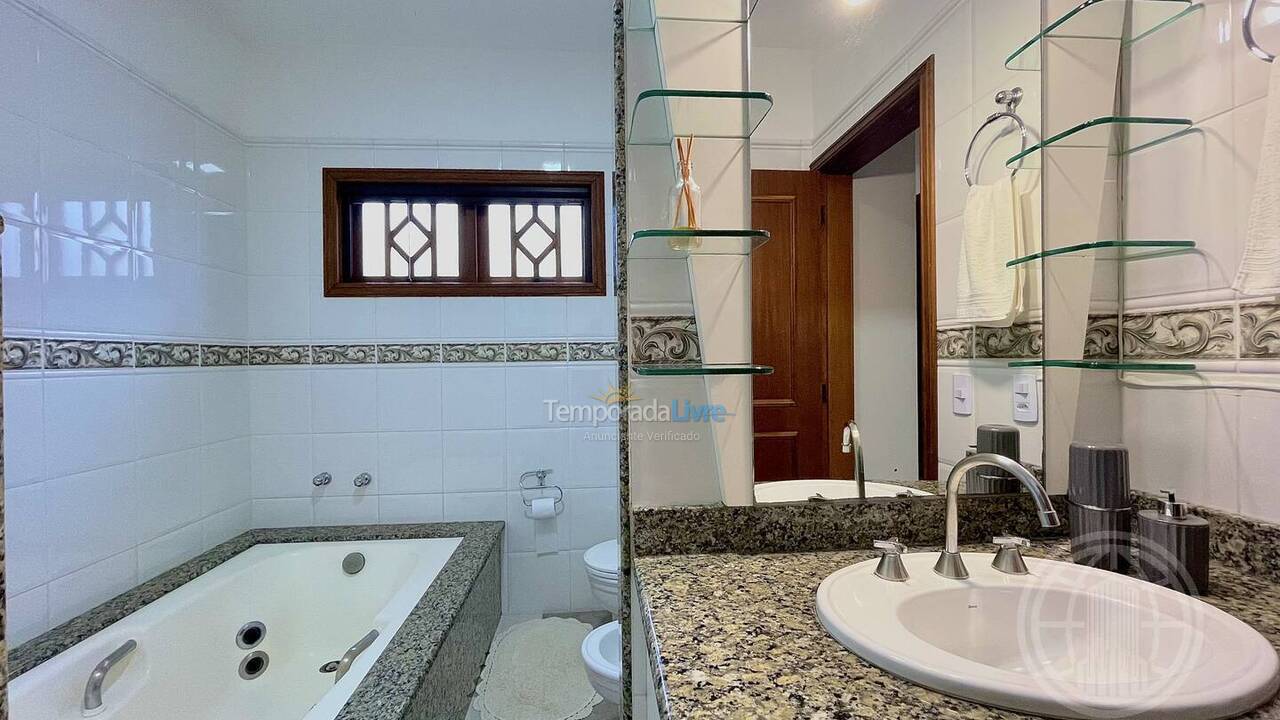 House for vacation rental in Florianopolis (Jurerê Internacional)