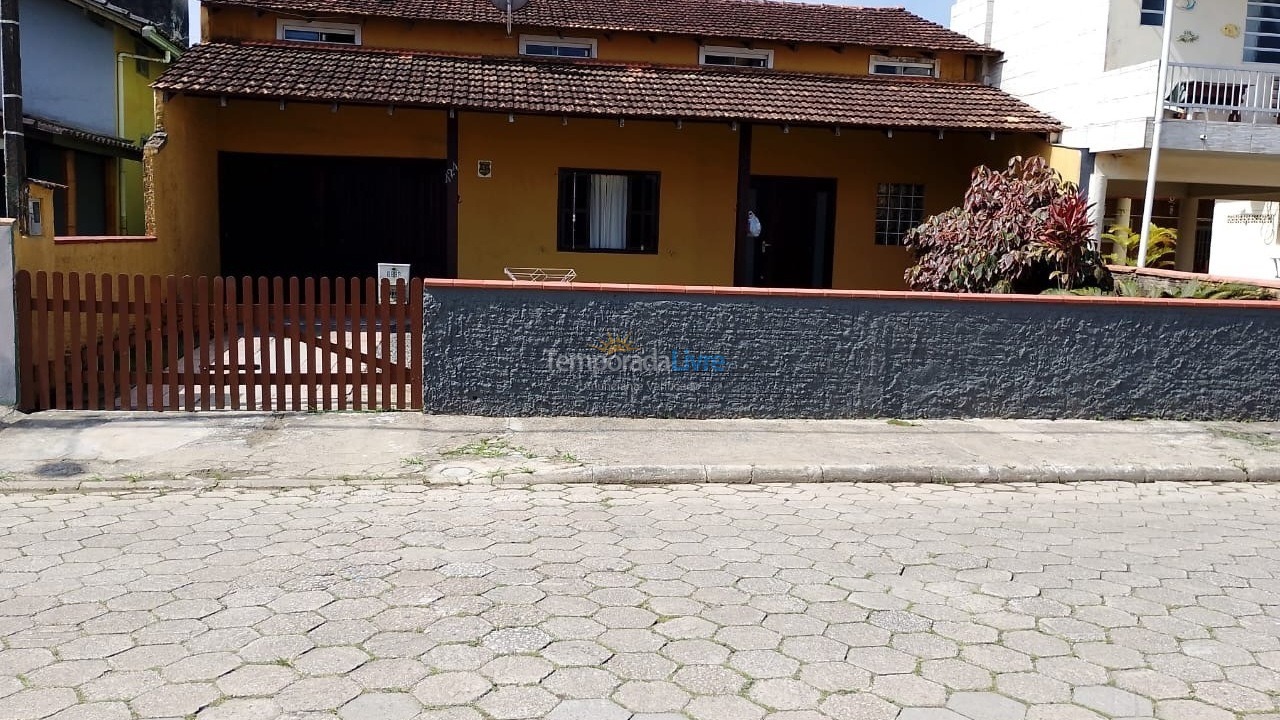 Casa para aluguel de temporada em São Francisco do Sul (Prainha)