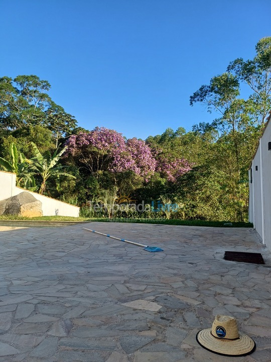 Chácara / sítio para aluguel de temporada em Suzano (Palmeiras)