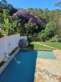 Vista da piscina pela sacada