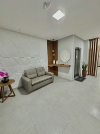 Apartamento de 2 habitaciones, zona céntrica con una plaza de parking.