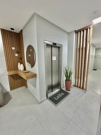 Apartamento de 2 habitaciones, zona céntrica con una plaza de parking.