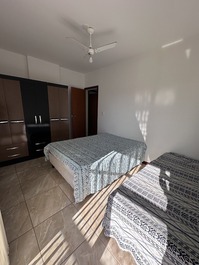 Apart. 4 quartos vista lateral do mar.