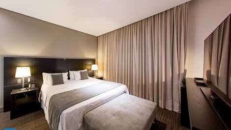 Suite, Close to Shopping