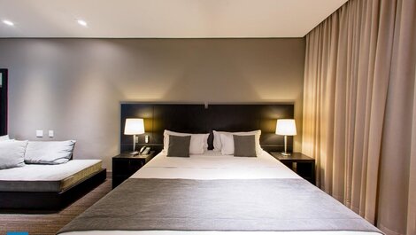 Suite, Close to Shopping