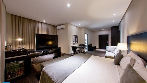 Suite, Close to Shopping