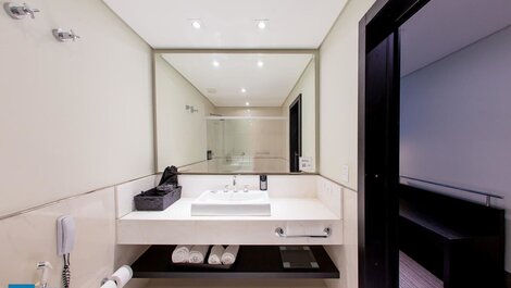 With Kitchen, Close to Shopping