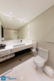 With Kitchen, Close to Shopping