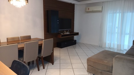 3 bedrooms with air conditioning, Meia Praia beachfront