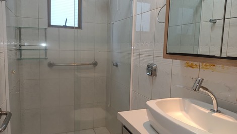 3 bedrooms with air conditioning, Meia Praia beachfront