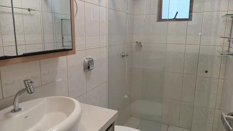 3 bedrooms with air conditioning, Meia Praia beachfront