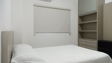 3 bedrooms with air conditioning, Meia Praia beachfront