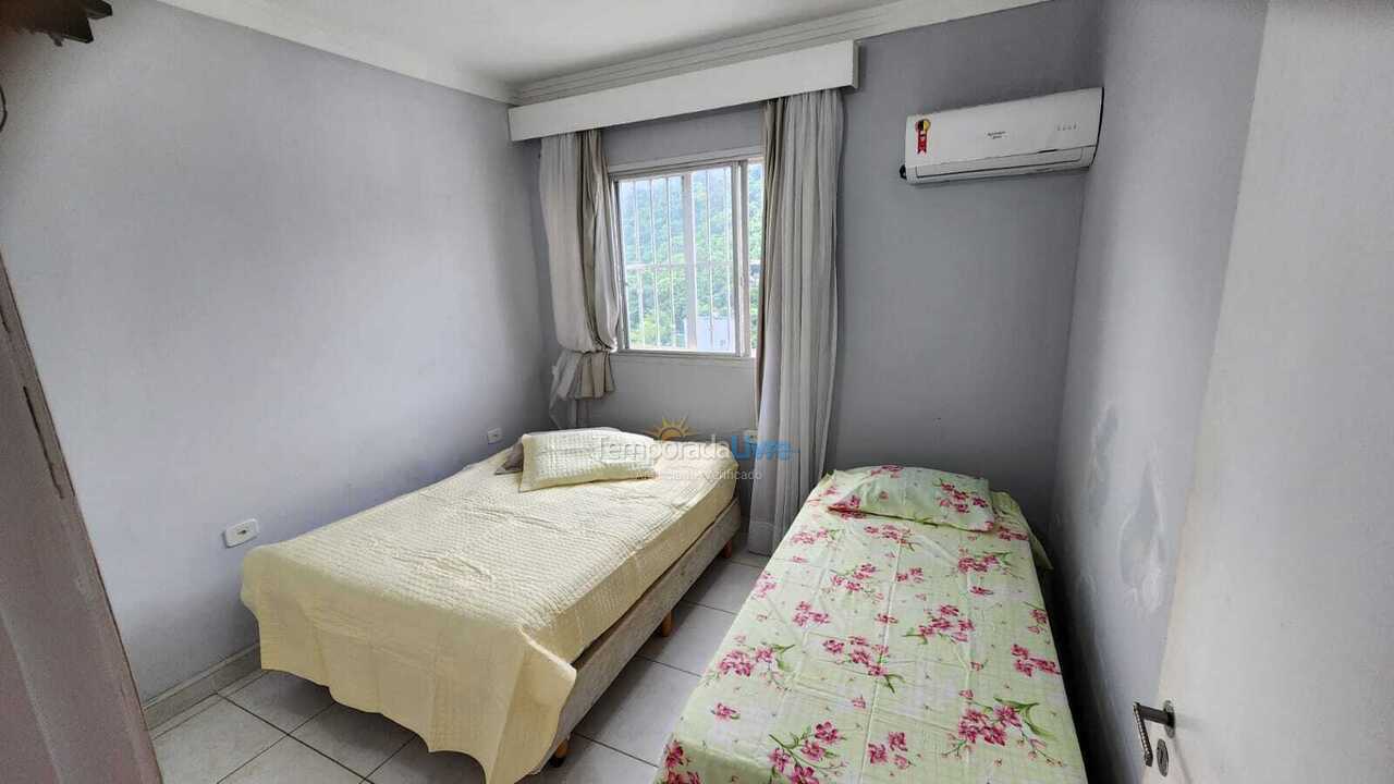 Apartment for vacation rental in Guarujá (Pitangueiras)