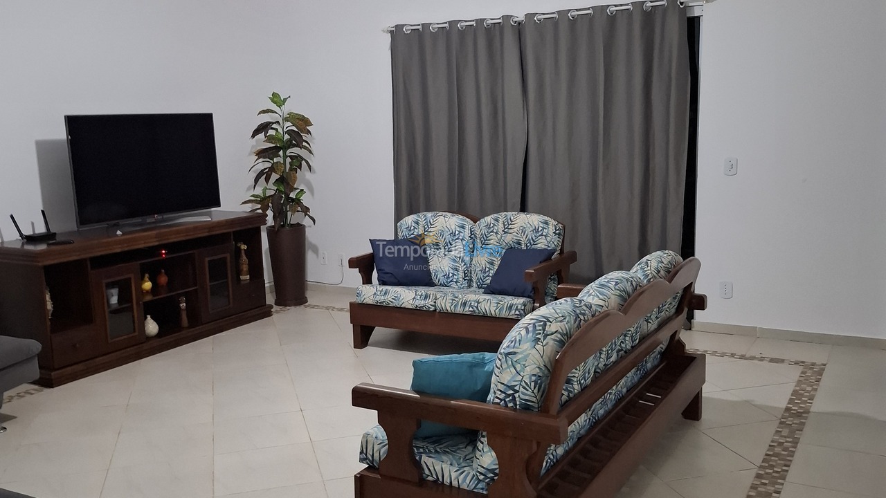 Casa para aluguel de temporada em Cabo Frio (Unamar)