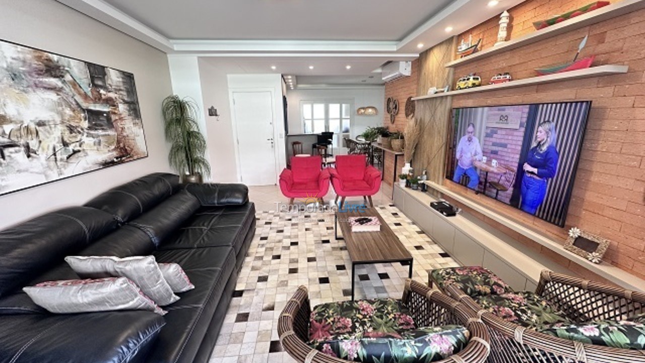 Apartamento para aluguel de temporada em Florianópolis (Praia Brava)