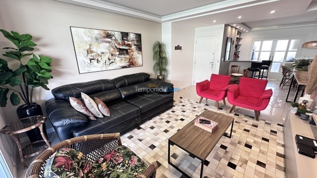 Apartamento para aluguel de temporada em Florianópolis (Praia Brava)