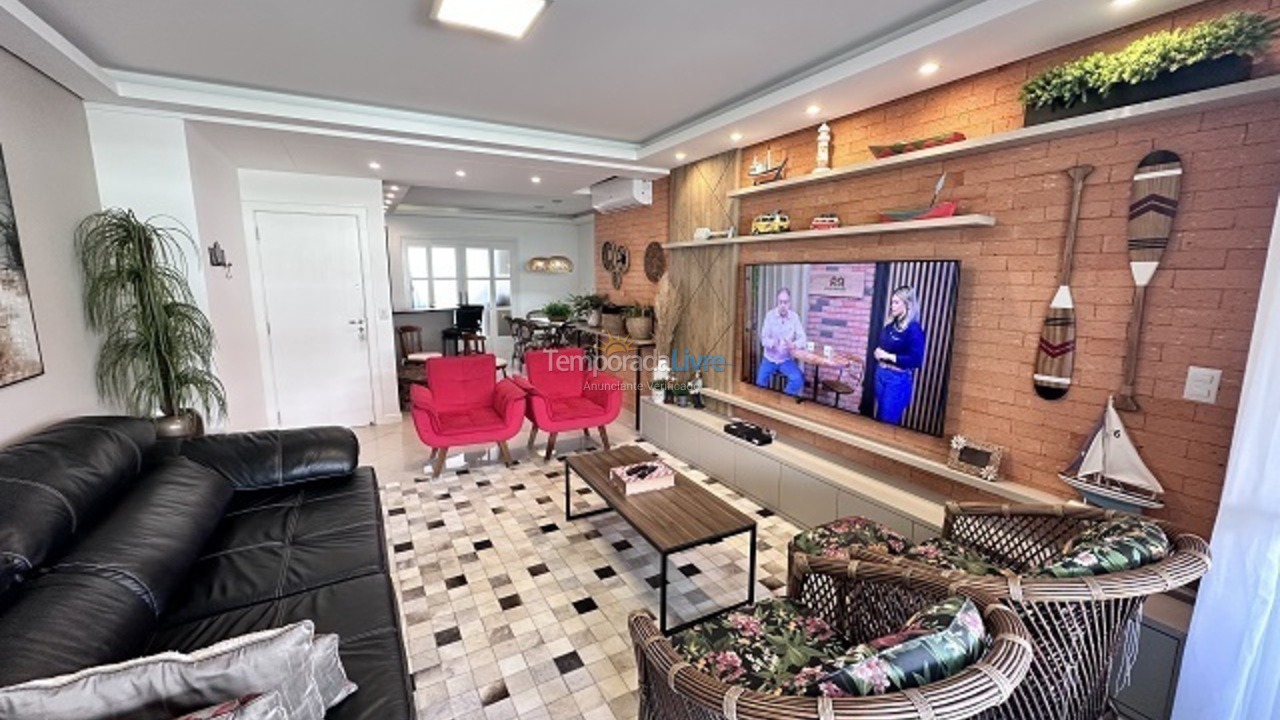 Apartamento para aluguel de temporada em Florianópolis (Praia Brava)