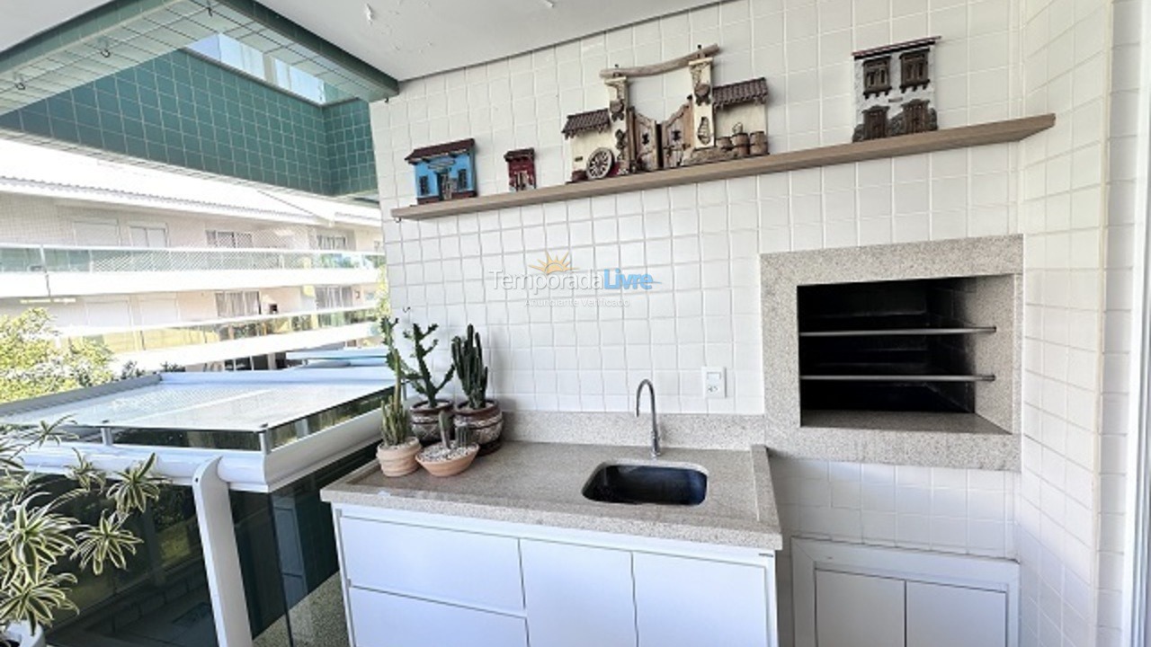 Apartamento para aluguel de temporada em Florianópolis (Praia Brava)