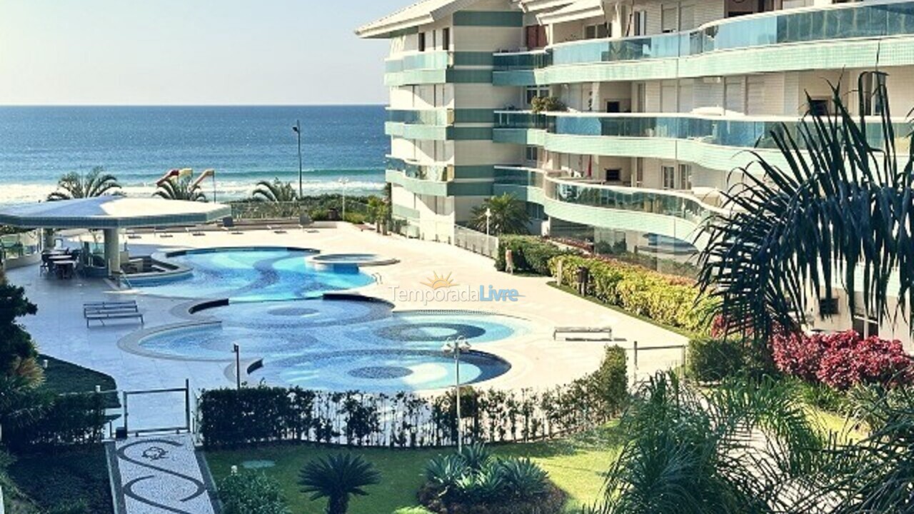 Apartamento para aluguel de temporada em Florianópolis (Praia Brava)
