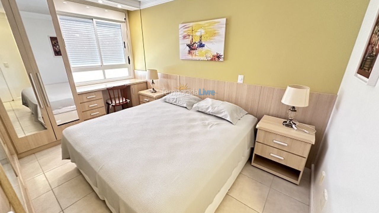 Apartamento para aluguel de temporada em Florianópolis (Praia Brava)