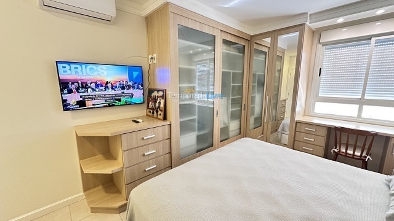 Apartamento para aluguel de temporada em Florianópolis (Praia Brava)