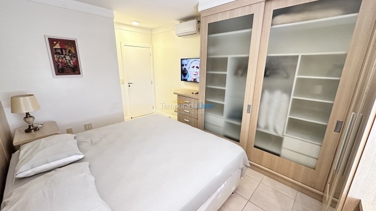 Apartamento para aluguel de temporada em Florianópolis (Praia Brava)