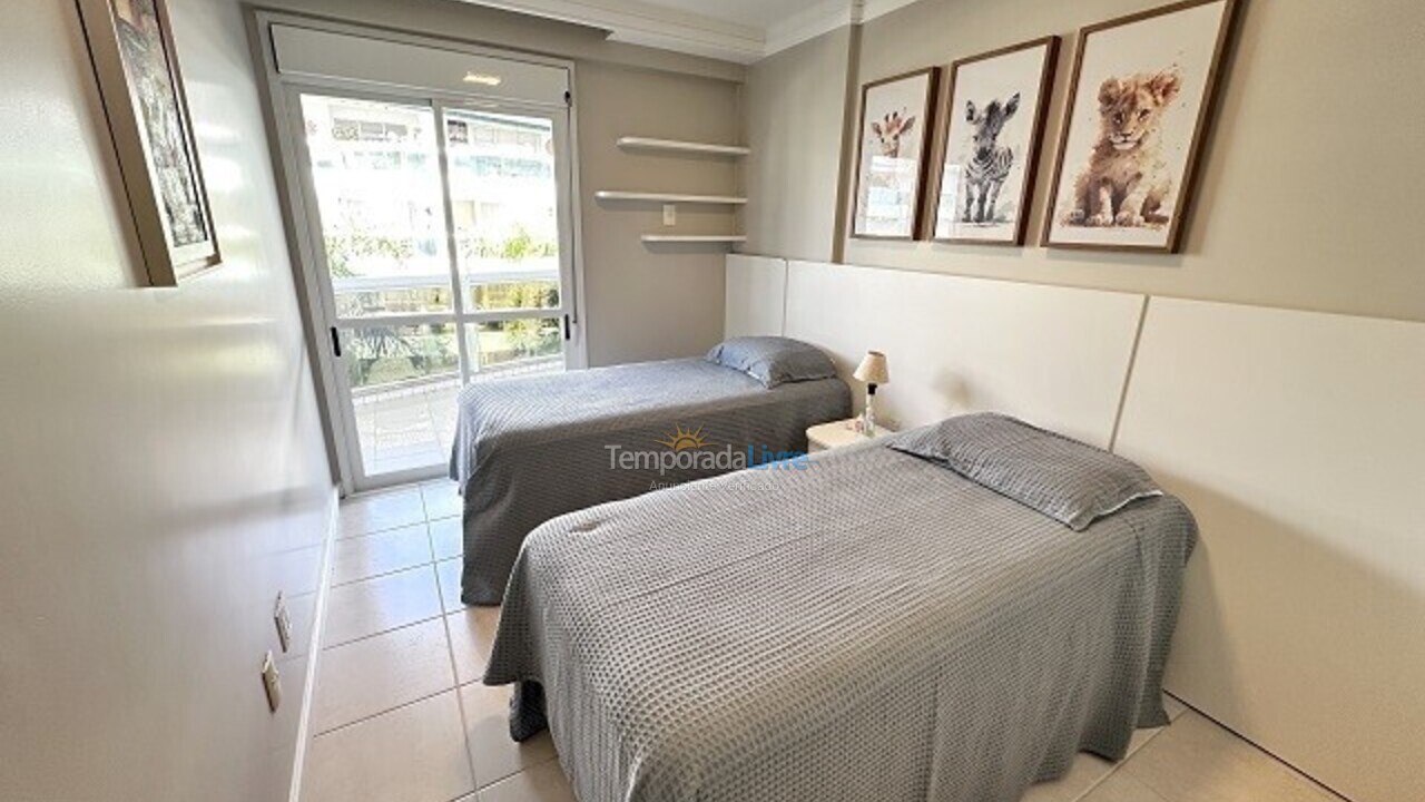 Apartamento para aluguel de temporada em Florianópolis (Praia Brava)