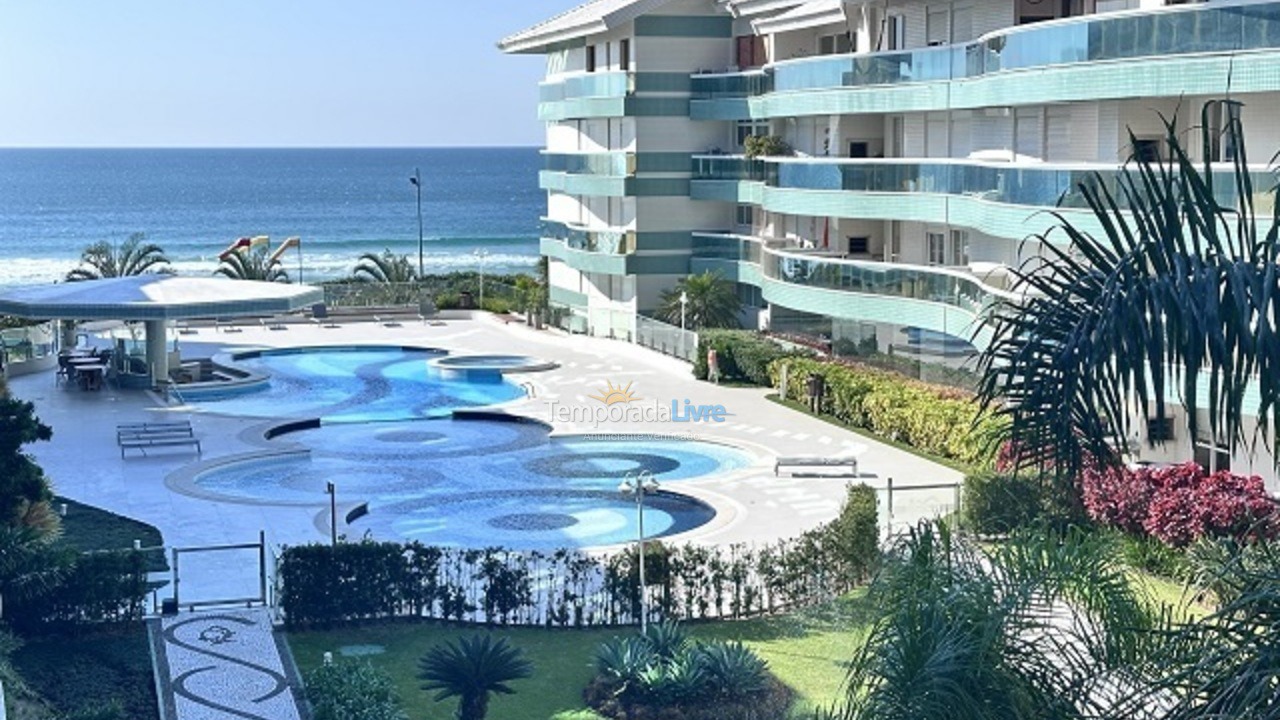 Apartamento para aluguel de temporada em Florianópolis (Praia Brava)