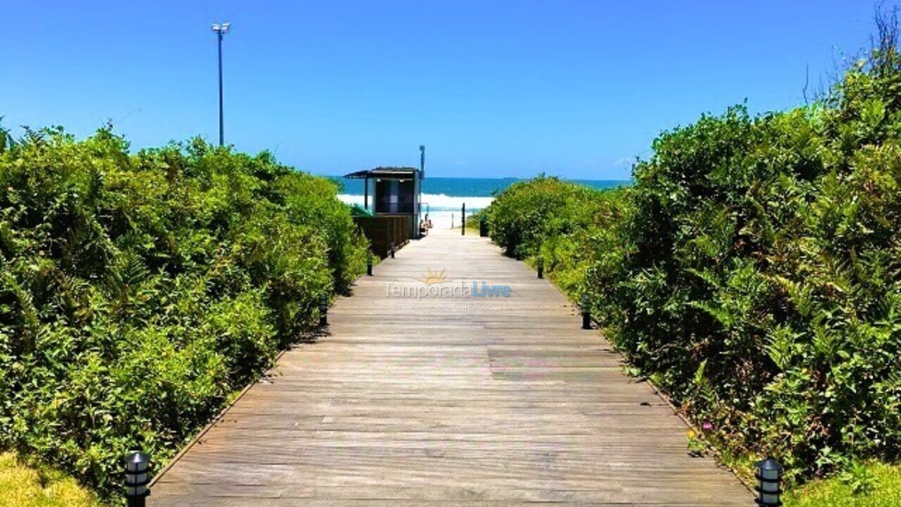 Apartamento para aluguel de temporada em Florianópolis (Praia Brava)