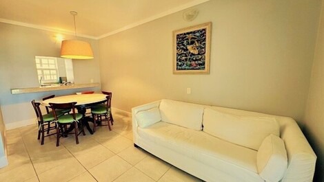 Apartamento dúplex de primera categoría en condominio frente al mar en Playa Brava.