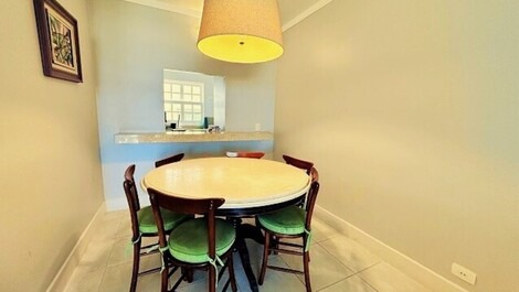 Apartamento dúplex de primera categoría en condominio frente al mar en Playa Brava.