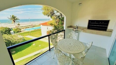Apartamento dúplex de primera categoría en condominio frente al mar en Playa Brava.